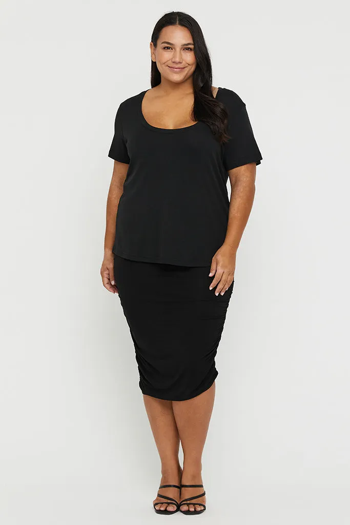 Classic Scoop Neck - Black