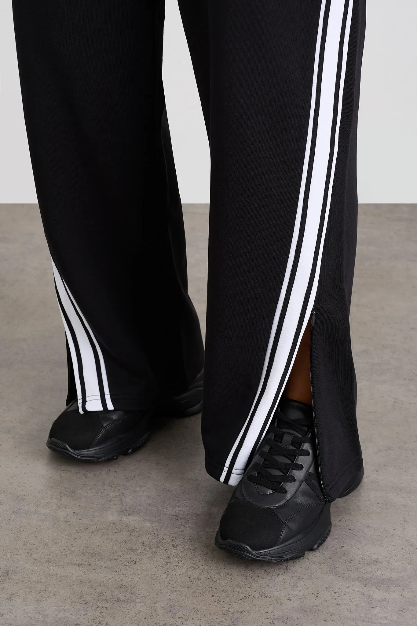 Contrast Zip Trackpants 504