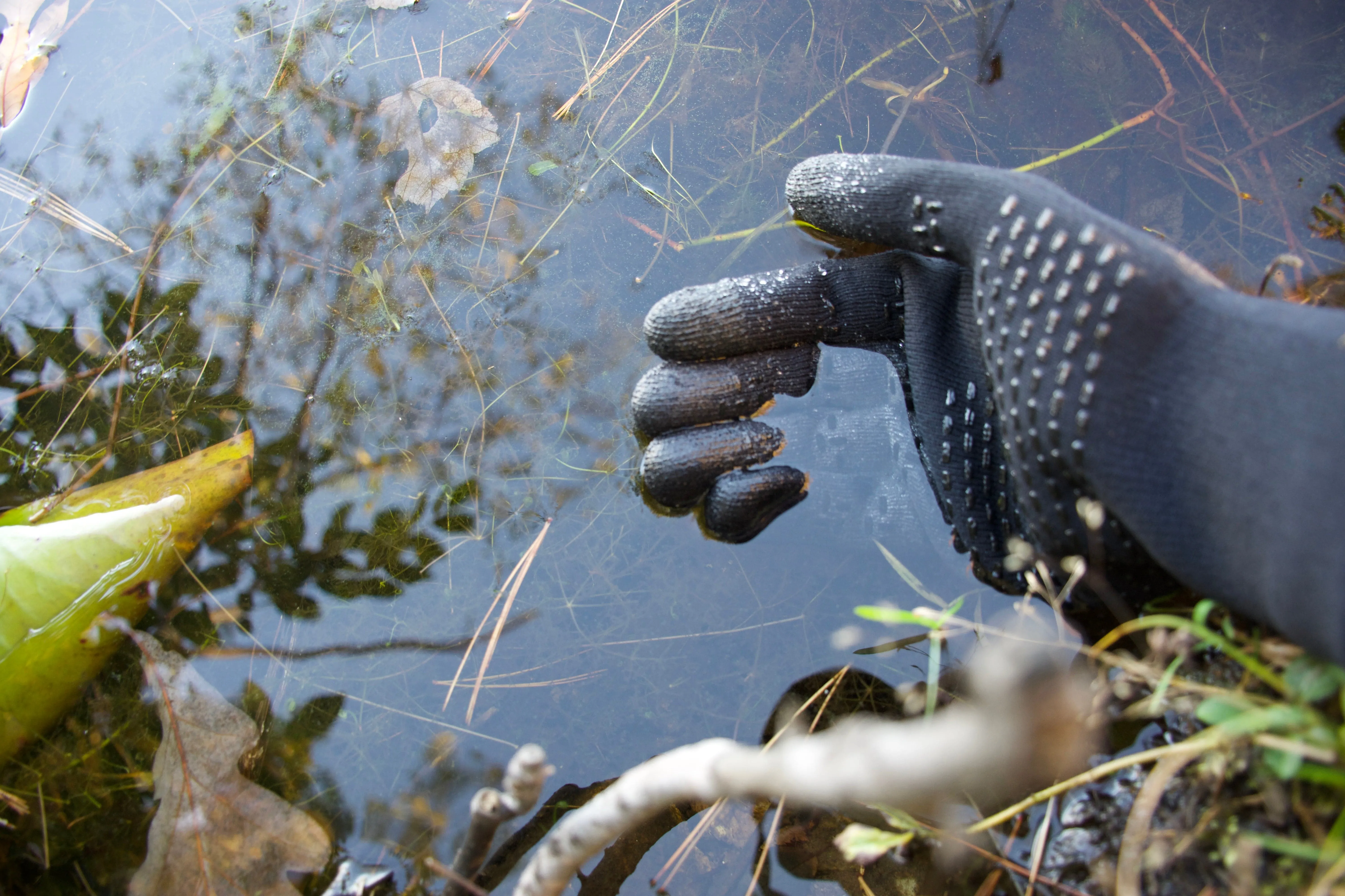 Cross Point Waterproof Knit Gloves: Sport