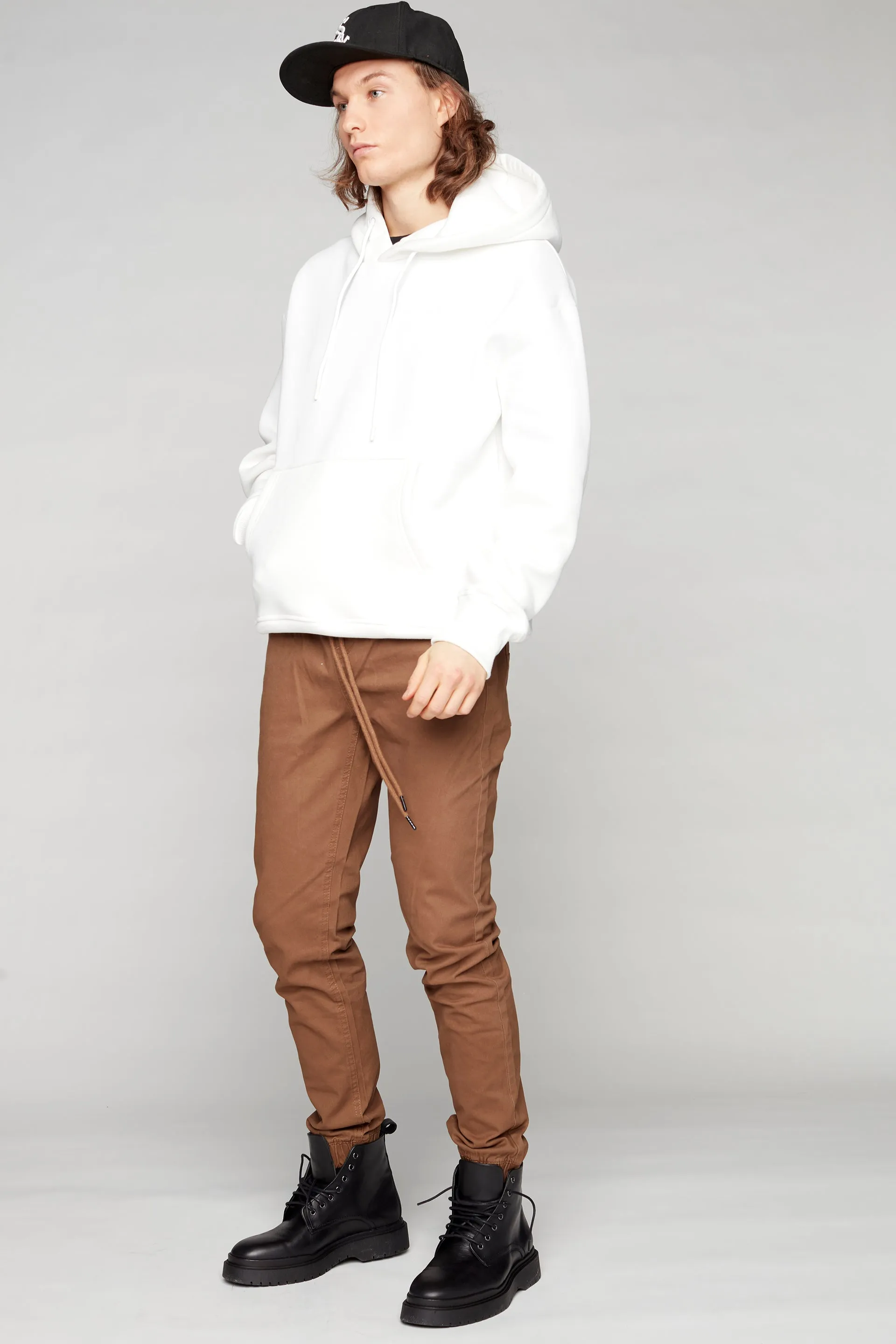 JAGGER - 5 Pocket Twill Classic Jogger - Tobacco