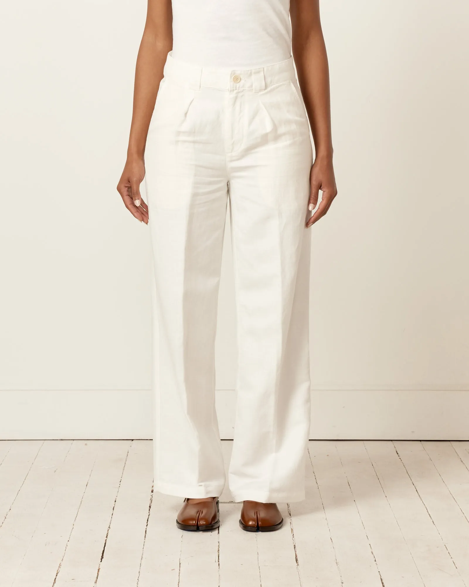 Madeline Pleat Trouser in Ecru