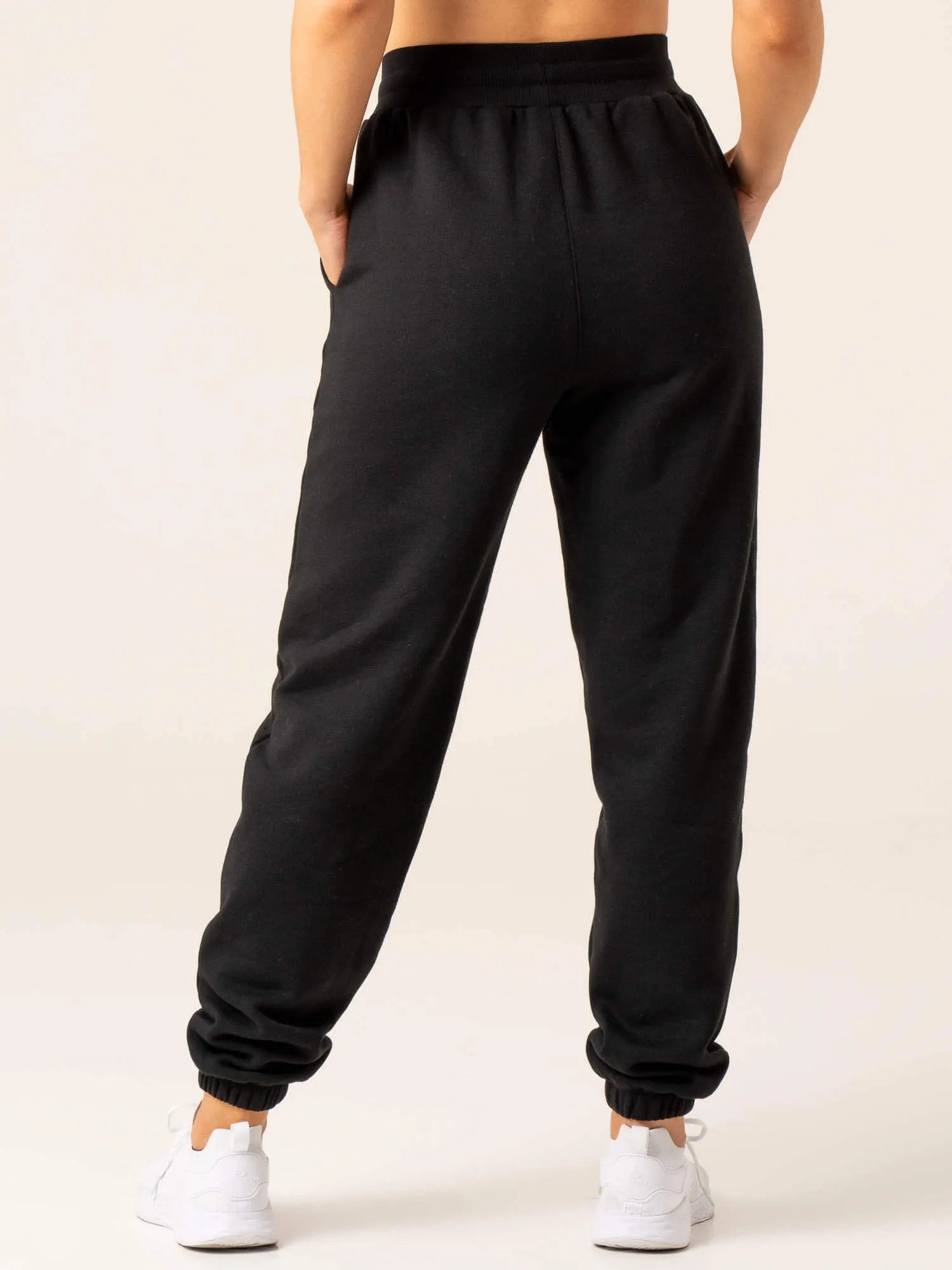 Momentum Track Pants - Black