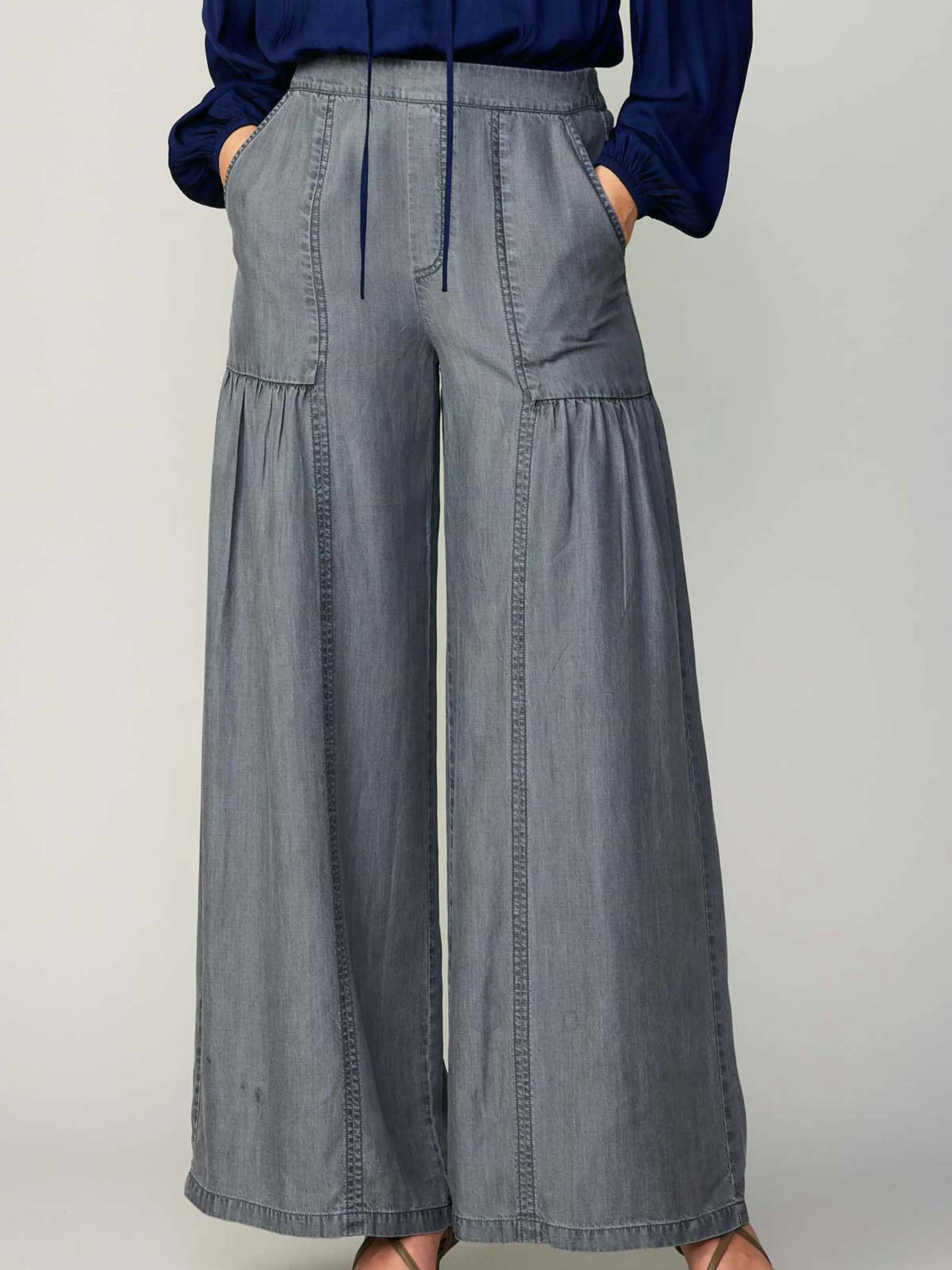 Right on Track Chambray Pant