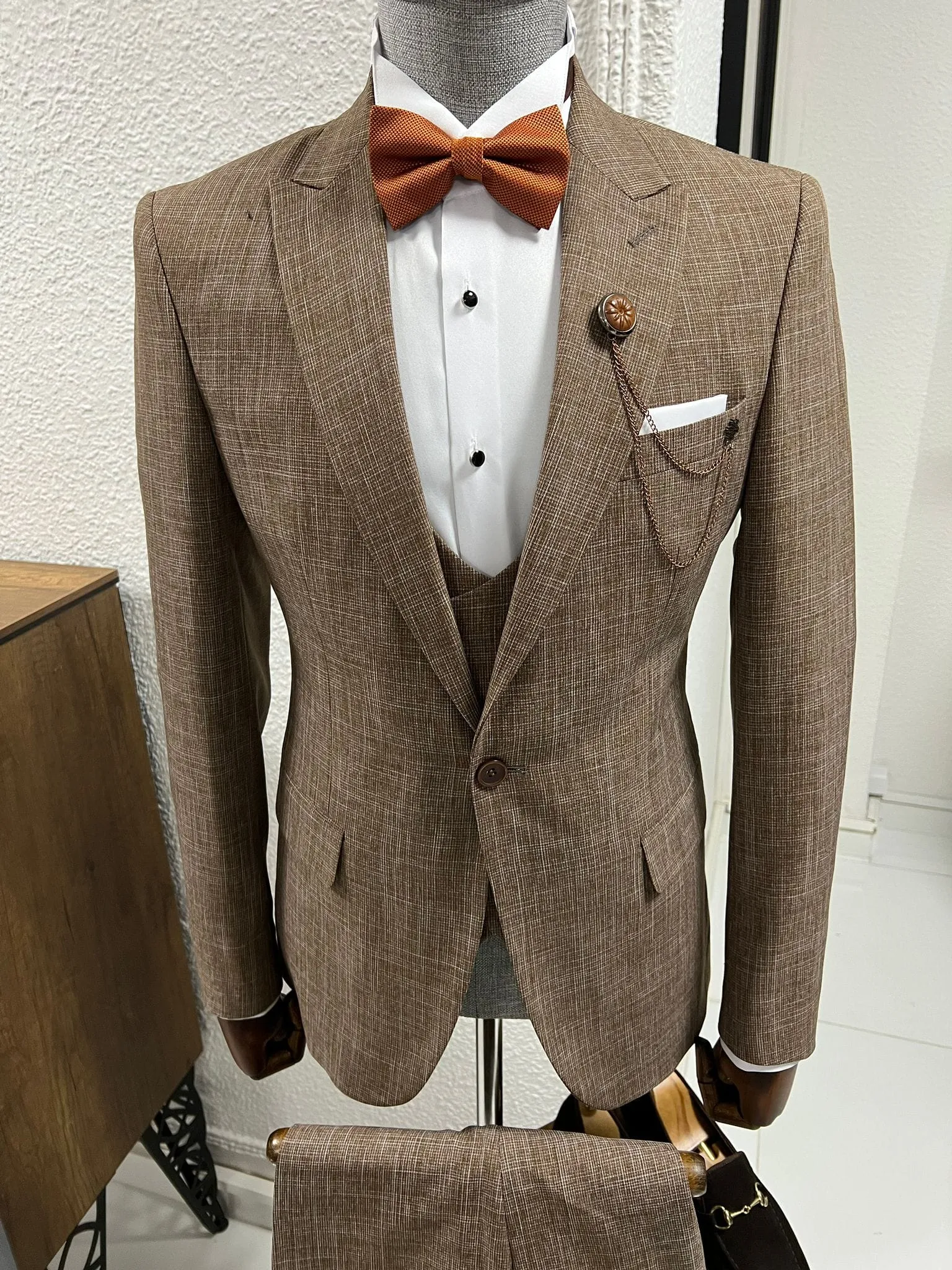 Slim Fit Pointed Collar Brown Tuxedo Vest Suit